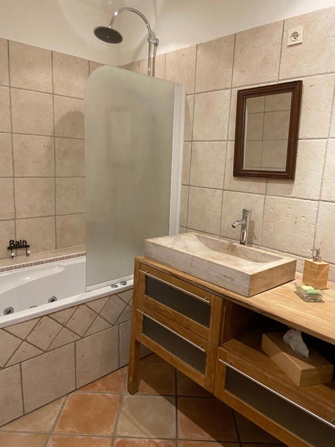 Auberge Gekko Ornaisons Exteriör bild