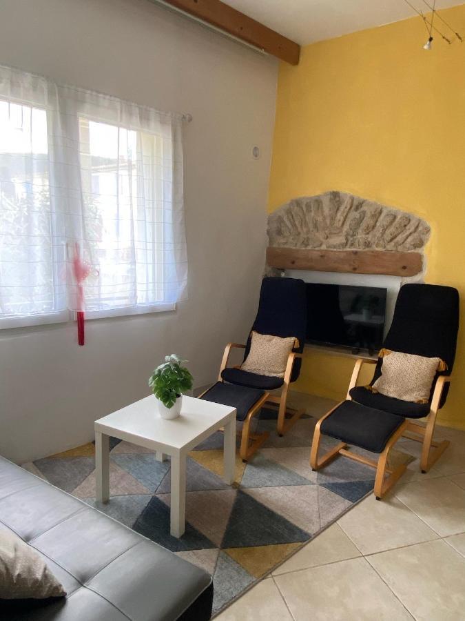 Auberge Gekko Ornaisons Exteriör bild