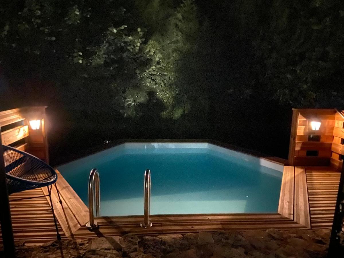 Auberge Gekko Ornaisons Exteriör bild